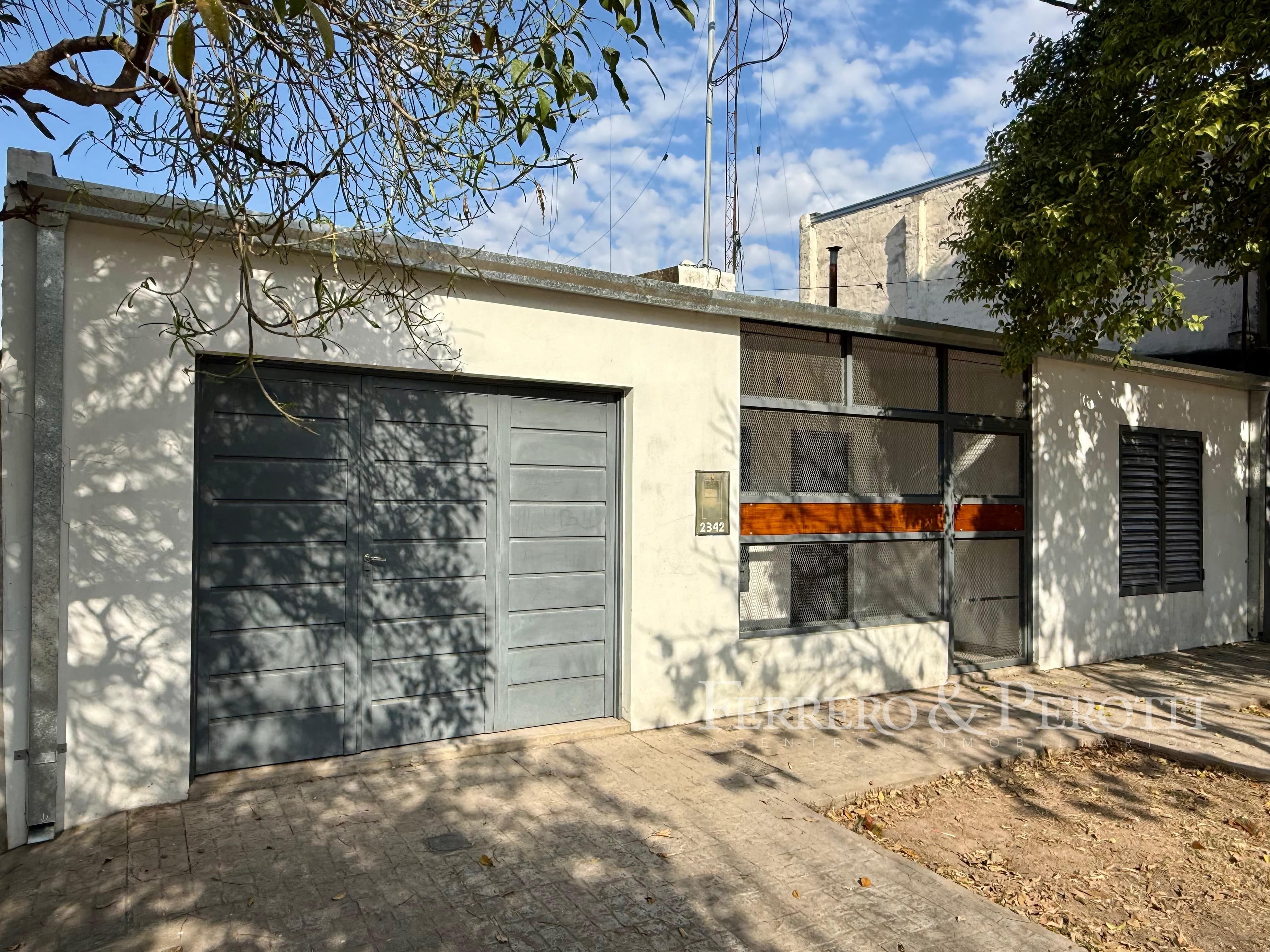 Eduardo Oliber 2342 - Casa de 2 Dormitorios con Gran Patio