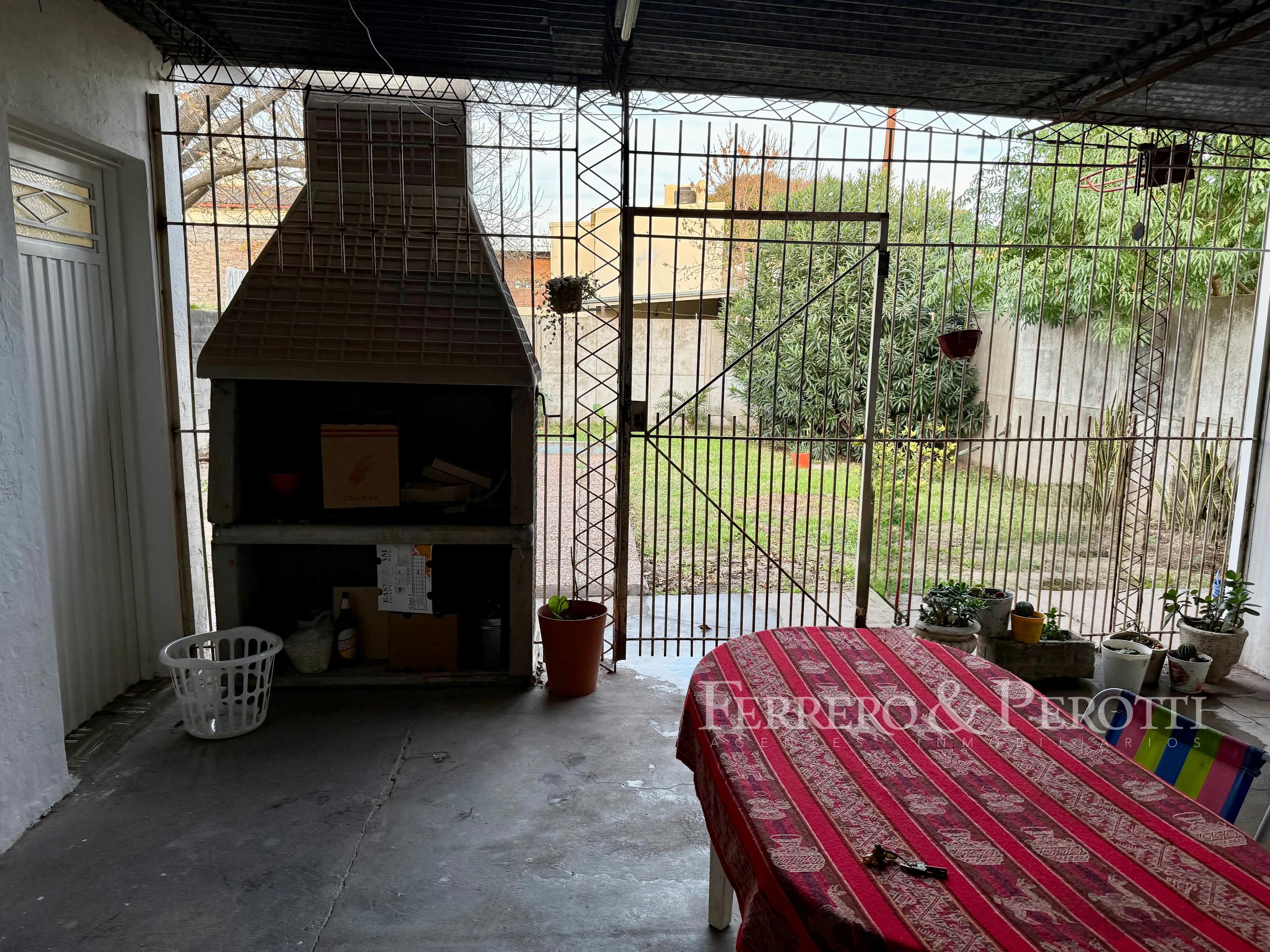 Av. Podio 1453 - 2 Dormitorios con Galería y Asador 14