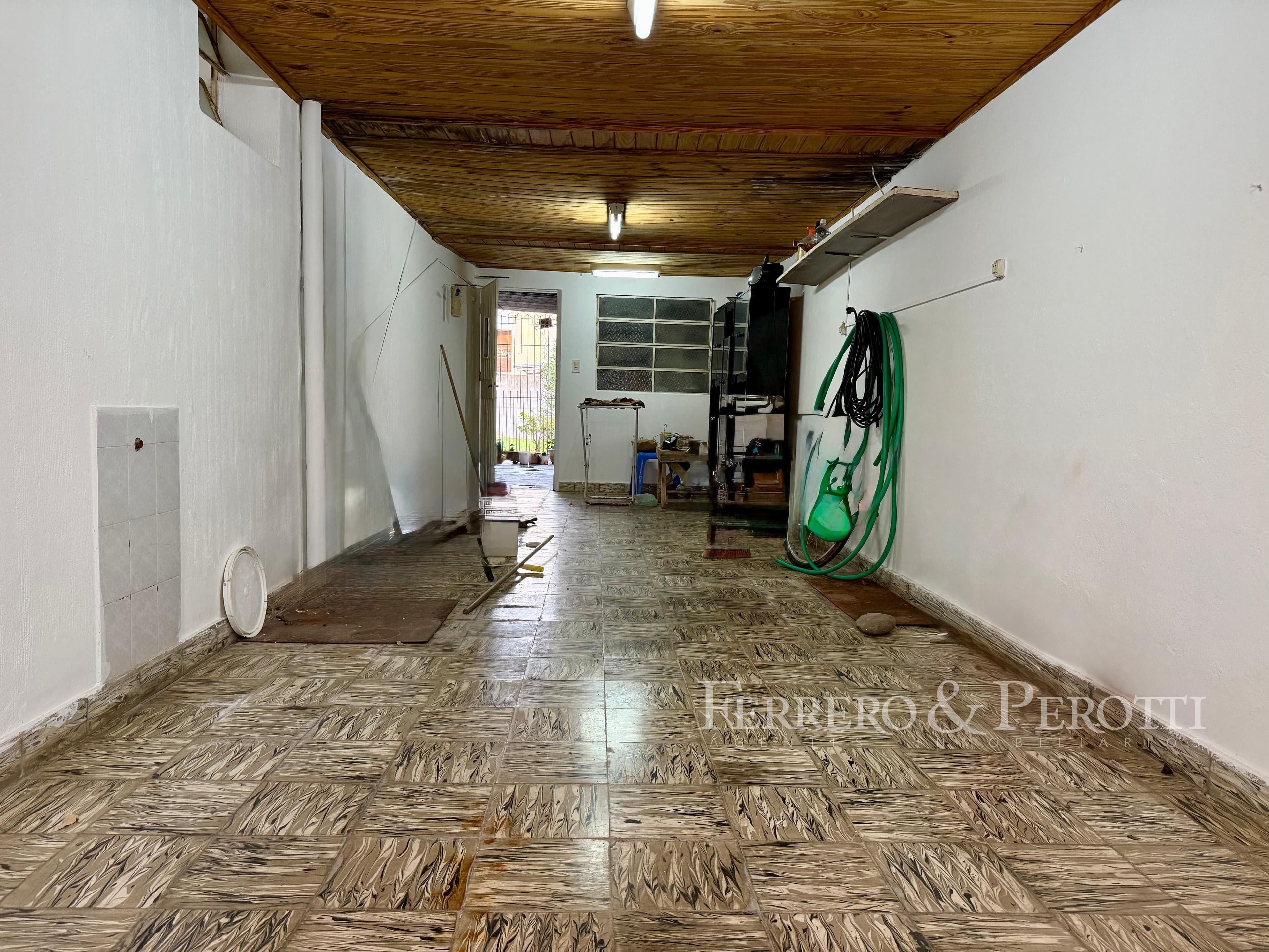Av. Podio 1453 - 2 Dormitorios con Galería y Asador 15