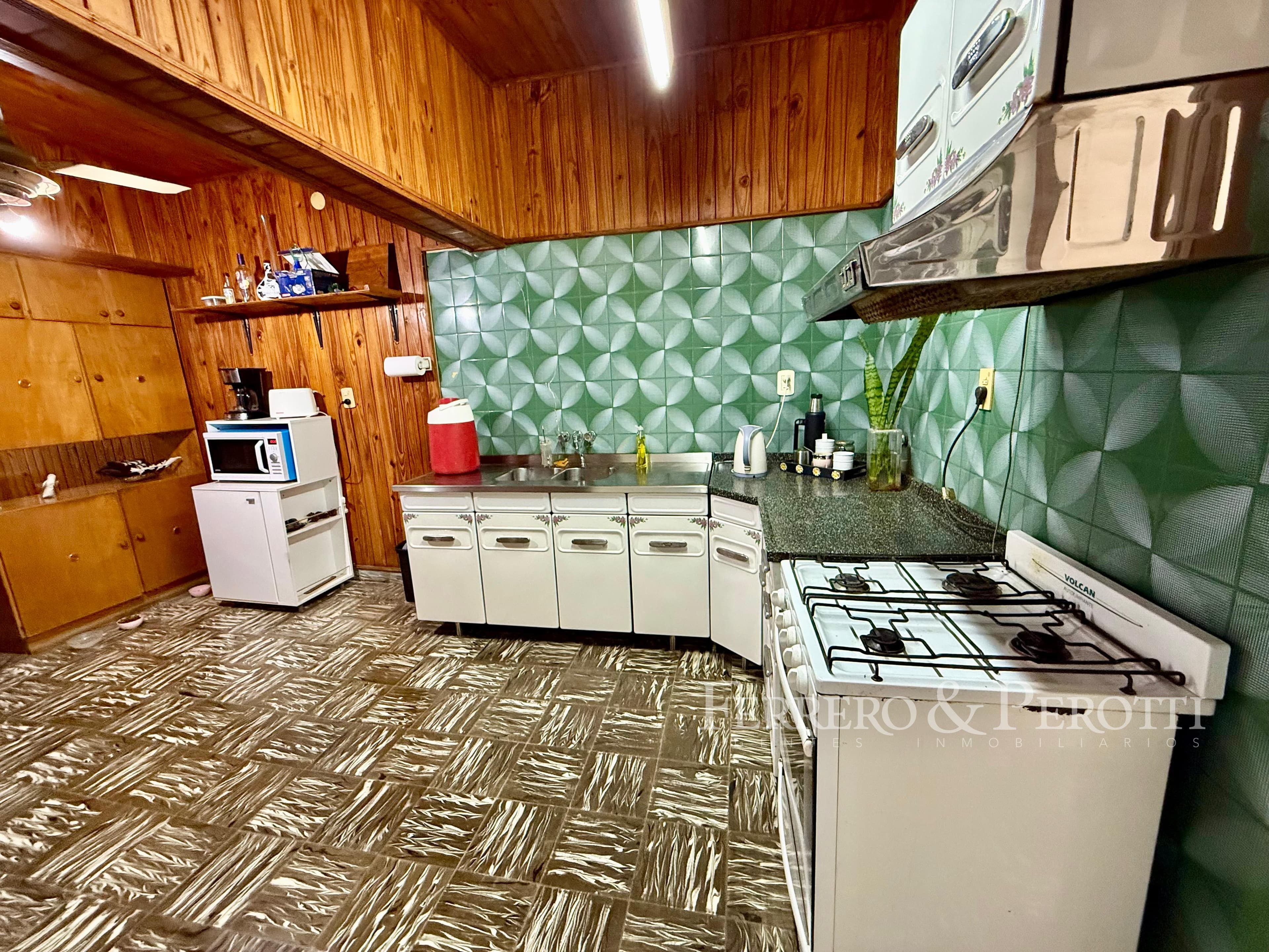 Av. Podio 1453 - 2 Dormitorios con Galería y Asador 6