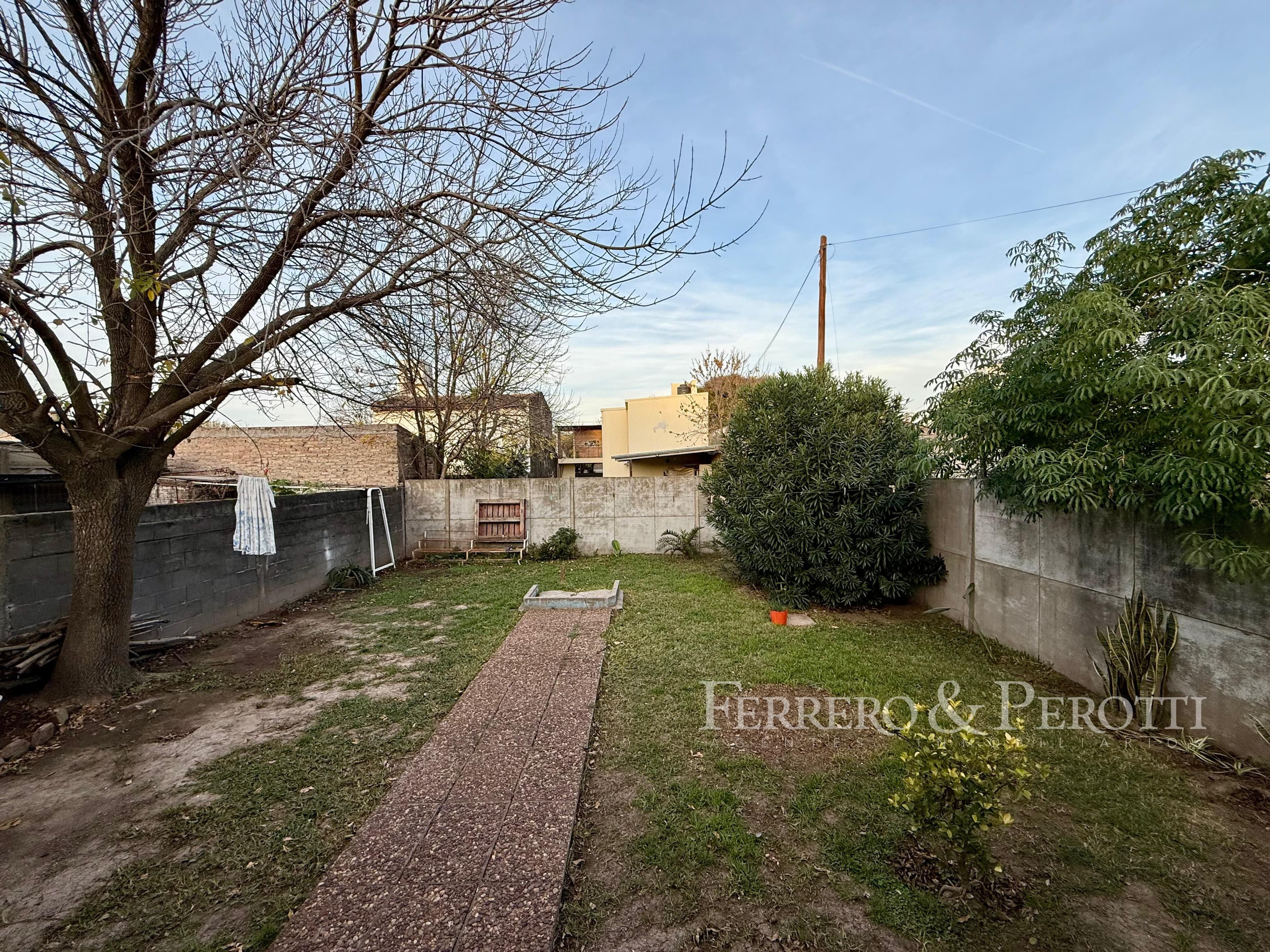 Av. Podio 1453 - 2 Dormitorios con Galería y Asador 11