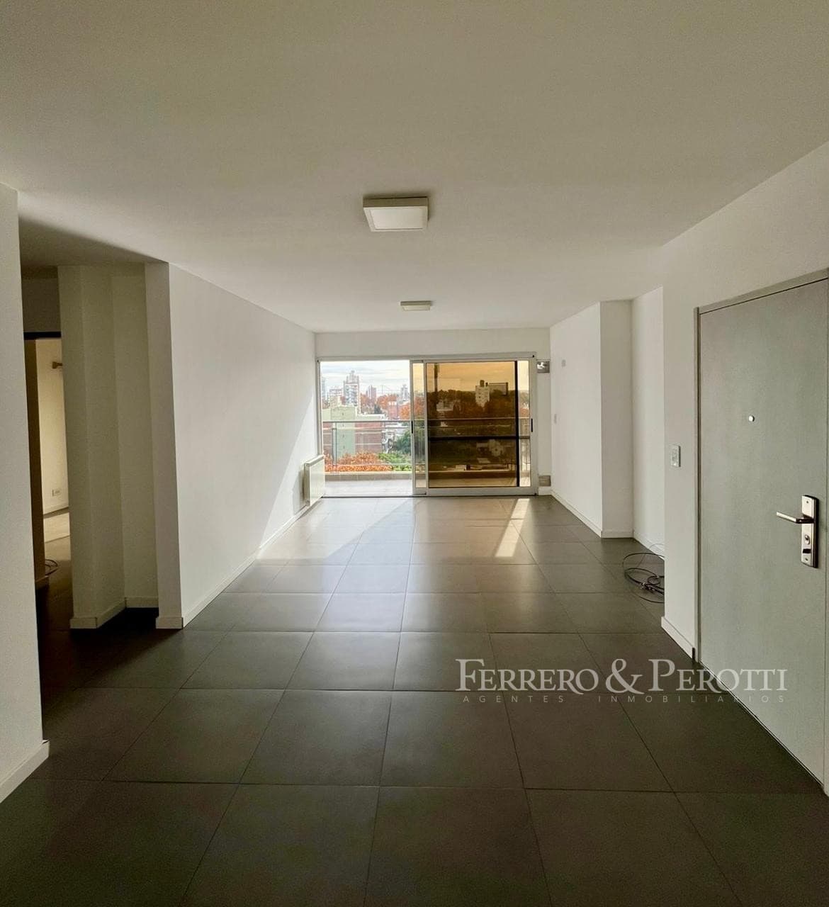 Departamento de 1 Dormitorio Amplio con Balcón Terraza al Frente 5