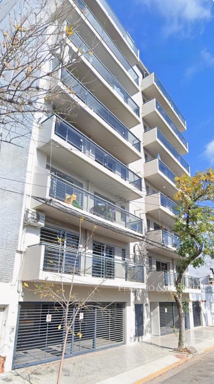 Departamento de 1 Dormitorio Amplio con Balcón Terraza al Frente