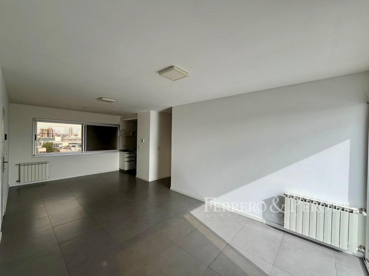 Departamento de 1 Dormitorio Amplio con Balcón Terraza al Frente 3