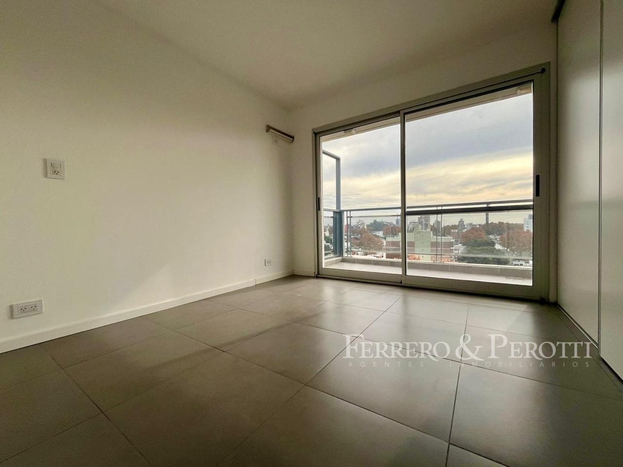Departamento de 1 Dormitorio Amplio con Balcón Terraza al Frente 11