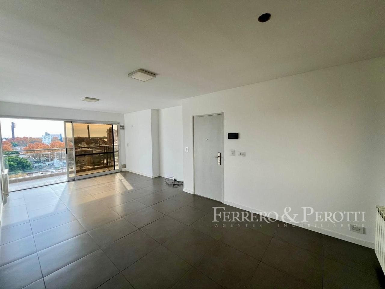 Departamento de 1 Dormitorio Amplio con Balcón Terraza al Frente 4