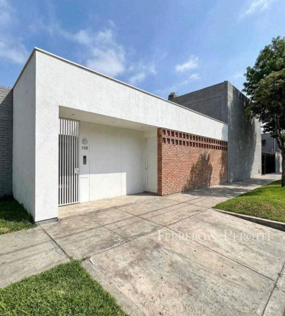 Departamentos con patio privado – Fader 958