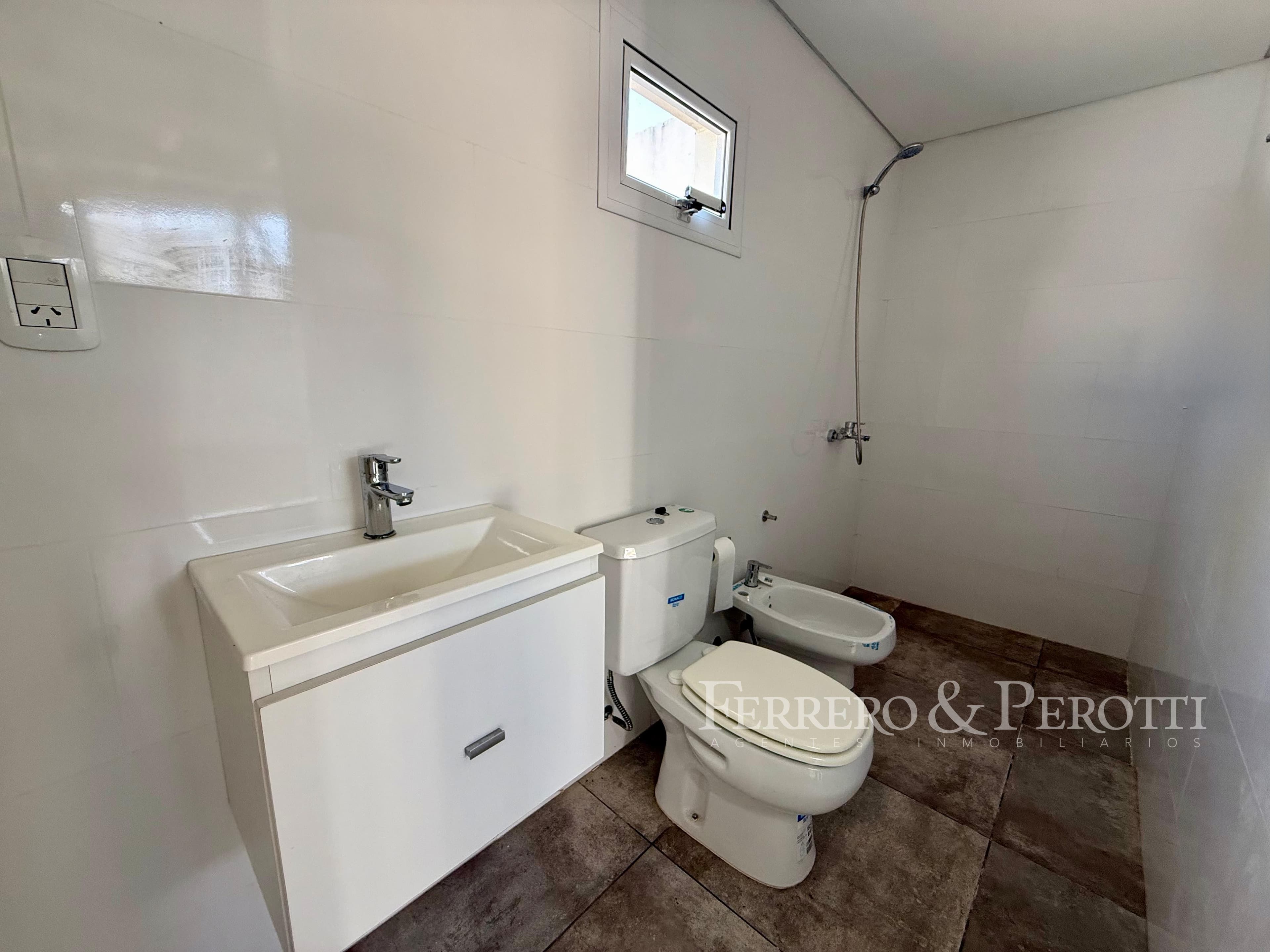 Casa de 3 dormitorios en venta – Suiza 47, Rafaela 16