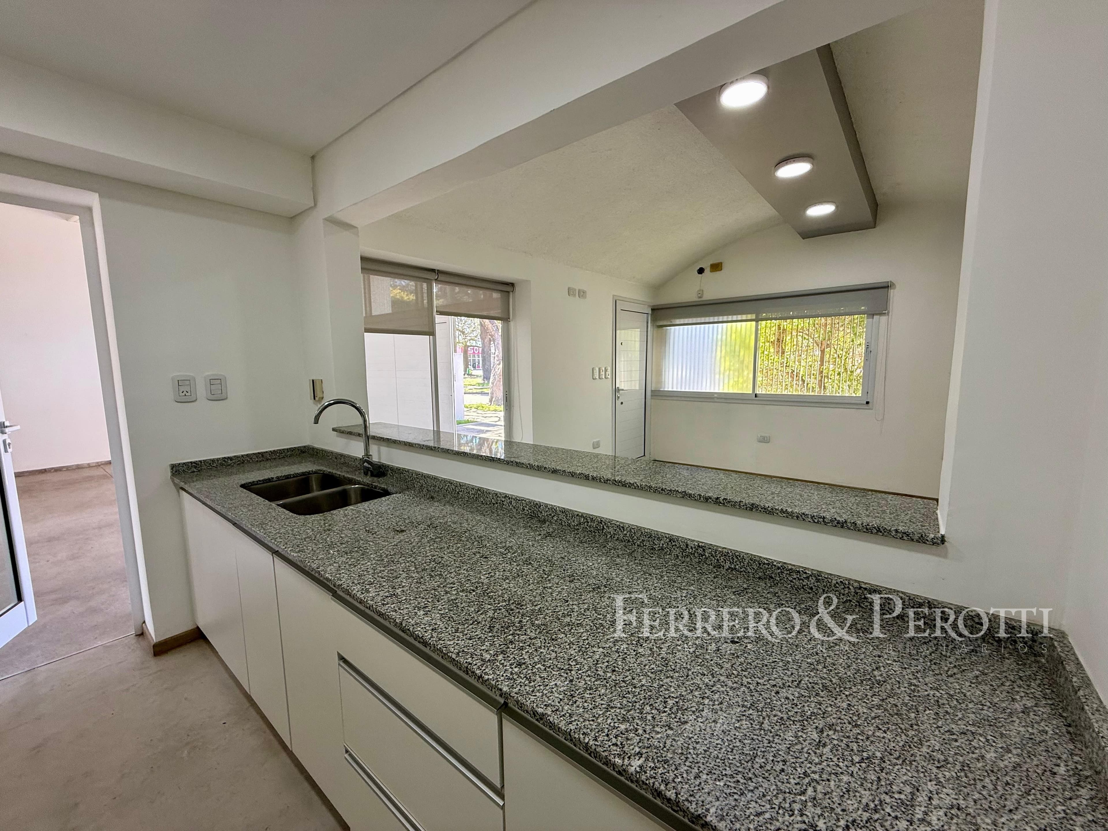 Casa de 3 dormitorios en venta – Suiza 47, Rafaela 14