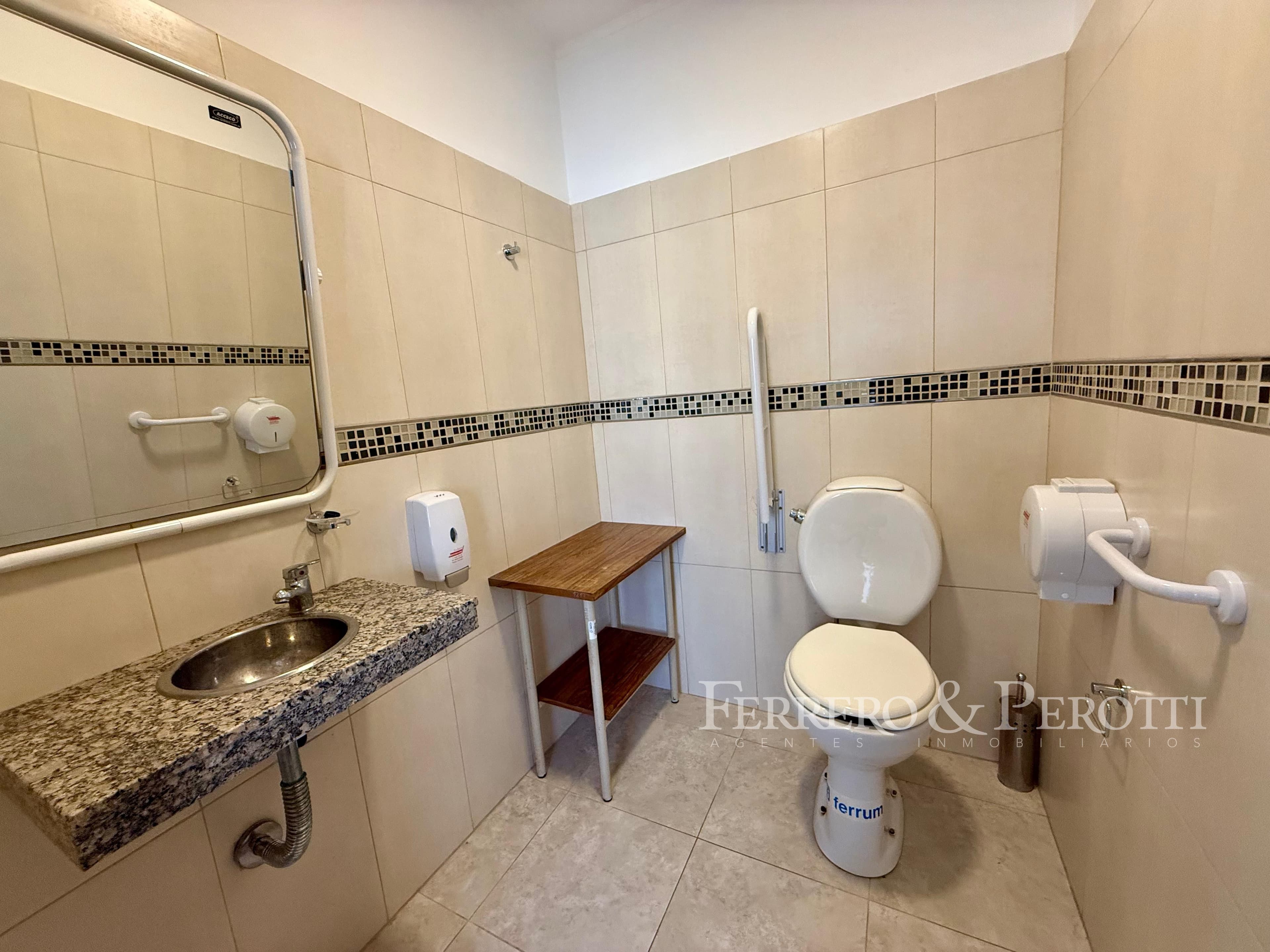 Planta Corporativa de Oficinas de 478 m² en Edificio Mayo 11